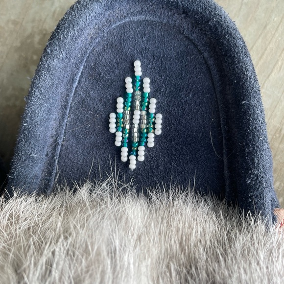 Moccasins with Rabbit Fur - Picture 3 of 5